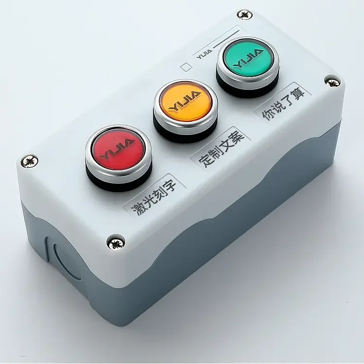 Plastik Düğme Kutusu